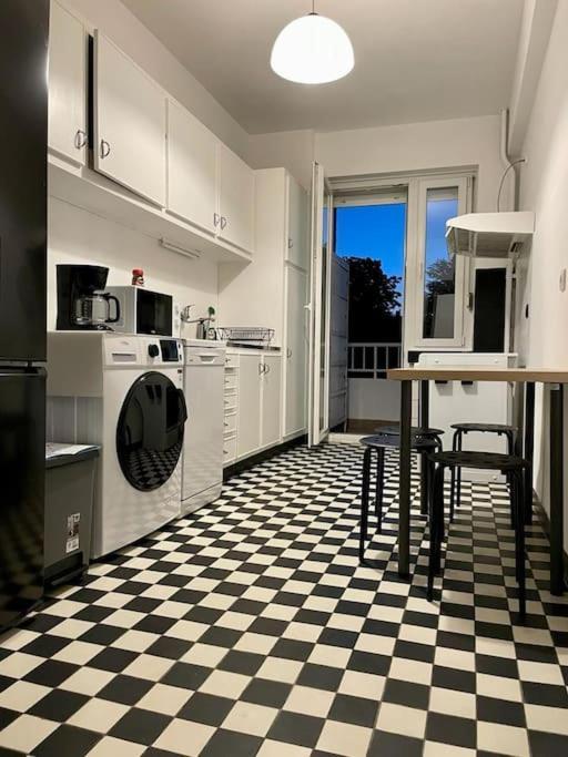 Spacious Apartment Next To Parc Du Cinquantenaire Brussels Exterior photo